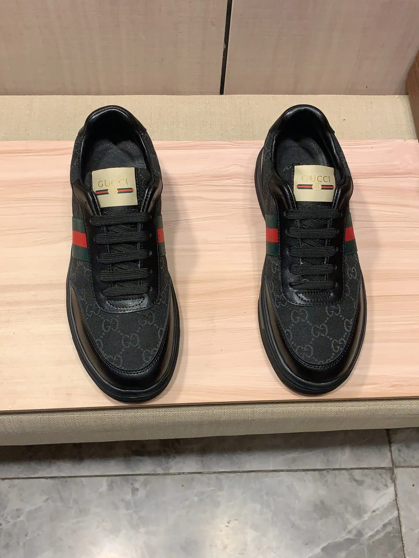 Men's Men's Shoes💰420💰💰🎩🎩[Lightning][Lightning] "Gucci*" The latest and most popular casual shoes, top brand [seduce] luxury ~ purchasing agency, top ~ quality. [Strong] The upper is made of imported breathable cowhide with material ➕ breathable sheepskin feet (•) and fine workmanship. The original stylish and stylish soft rubber wear-resistant and non-slip outsole is light and comfortable on the feet. The real thing looks better when photographed in person. 111: code: 38-44, 3️⃣ colors selected